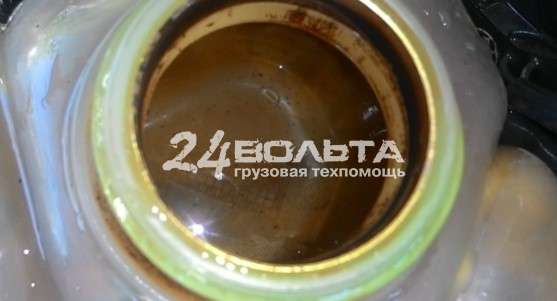 Замена масла в антифризе Вольво